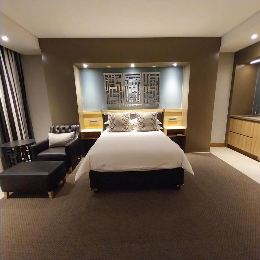 Kupferquelle Resort Tsumeb Buitenkant foto